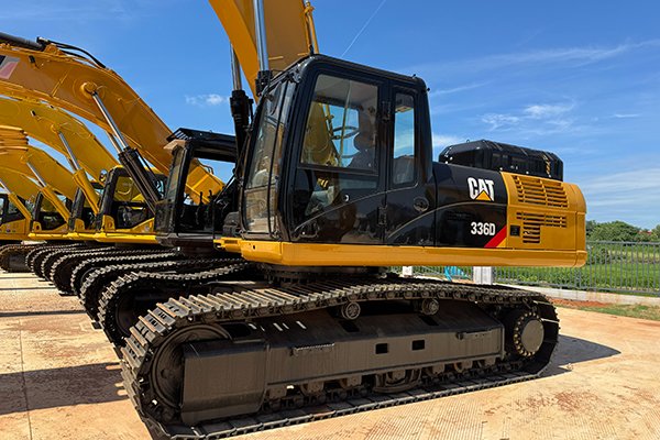 Used Caterpillar Komatsu Excavators